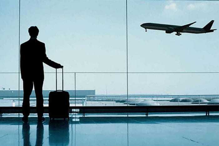  travelling to London to stay in Airbnb Property